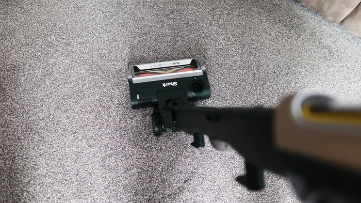 Shark PowerDetect Transformer cleaning carpet