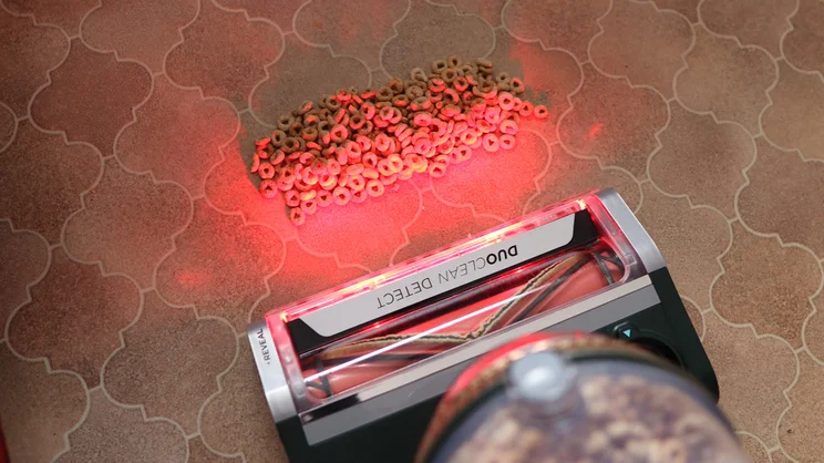 Shark PowerDetect Transformer cleaning cheerios on hard floor