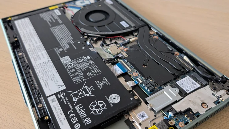 The internals of the Lenovo Slim 5x Gen 11 pictured at an angle