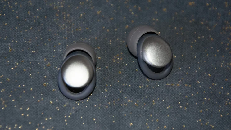 The metallic finish on the top of the Audio-Technica AT-ERP5 earplugs