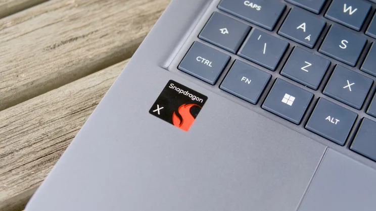 A close up of the Snapdragon X sticker on the Asus Zenbook 14 (2026)