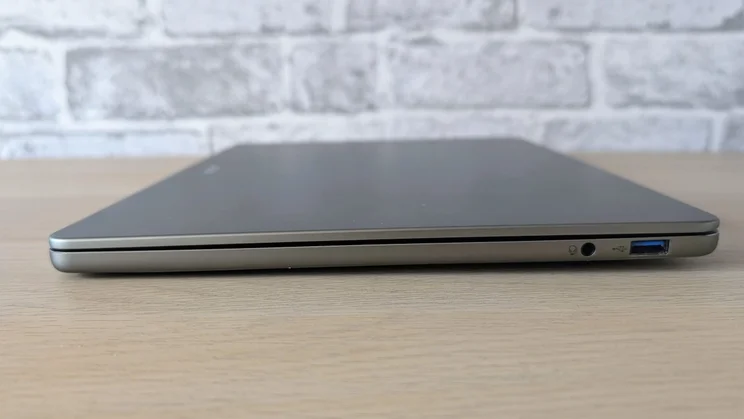 Acer Swift Air 14 - lid closed, side-on photo with USB-A and 3.5mm jack visible