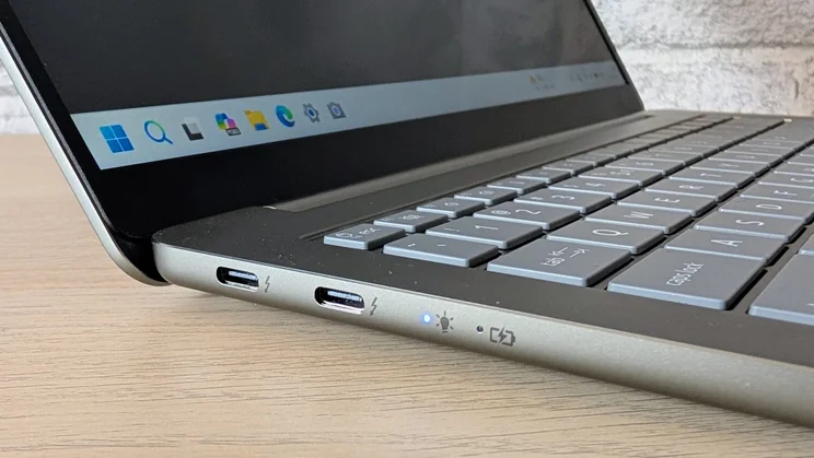 Acer Swift Air 14 - close-up of USB-C ports on left edge