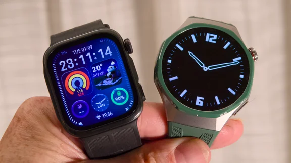 Huawei Watch D3 and Watch GT 7 Pro side by side