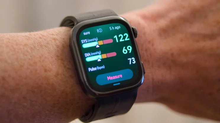 Huawei Watch D3 showing blood pressure reading