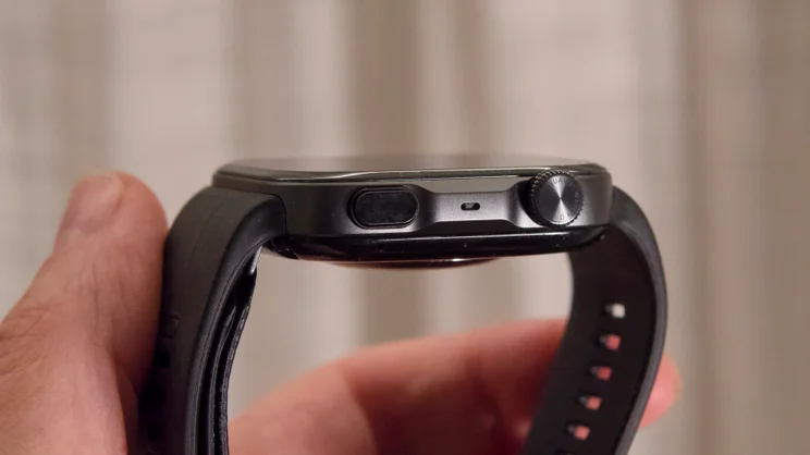 Huawei Watch D3 pictured from the right edge