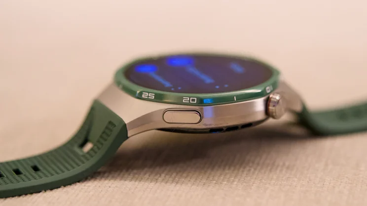 Huawei Watch GT 7 Pro pictured from the right edge