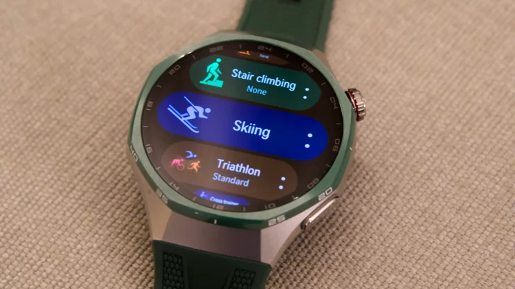Huawei Watch GT 7 Pro with skiing mode shown on screen