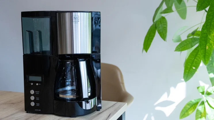 The Melitta Optima Timer filter coffee machine on a table