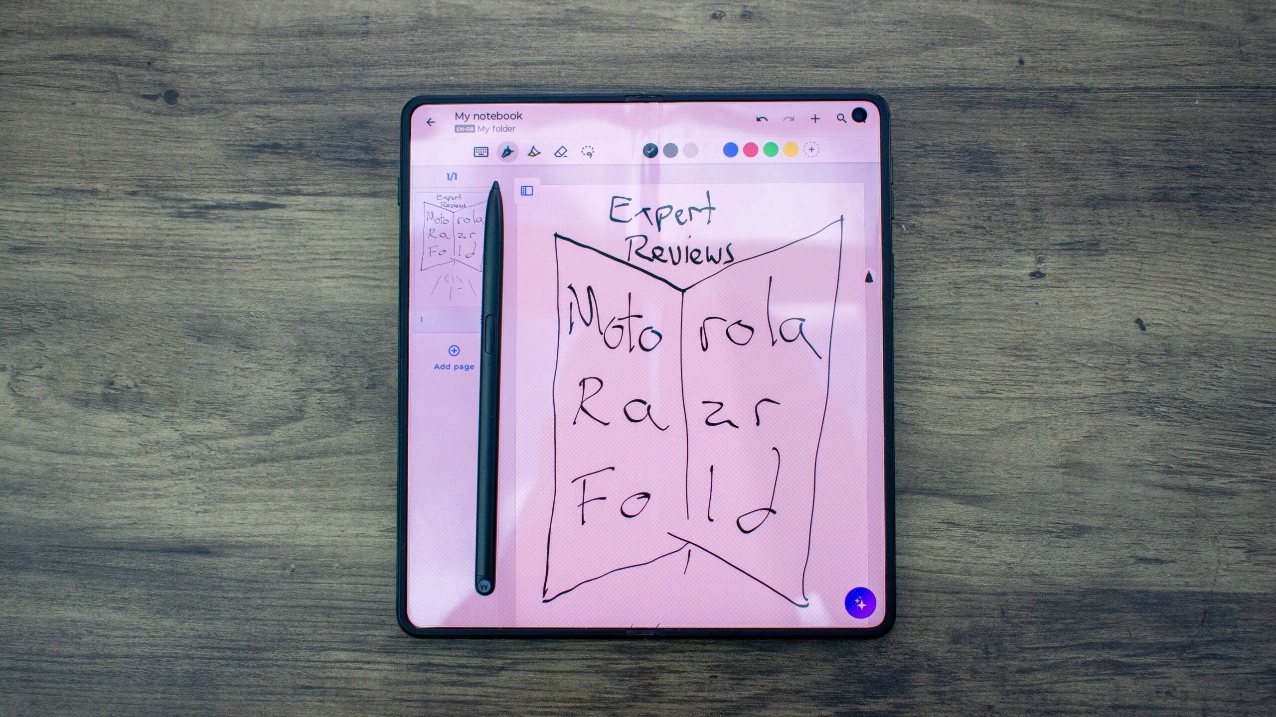 Обзор Motorola Razr Fold: первый складной смартфон компании