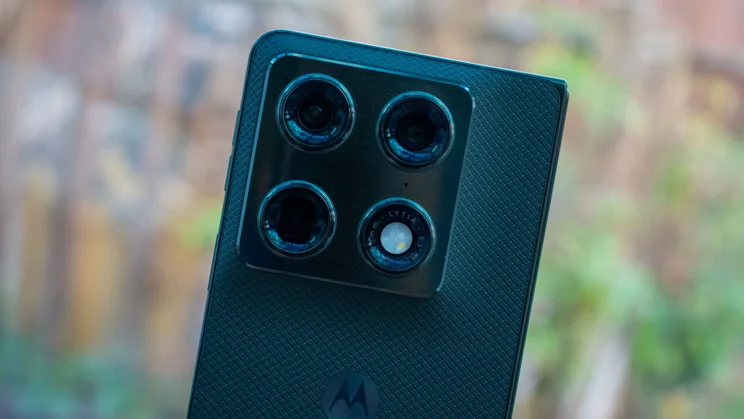 Motorola Razr Fold rear cameras