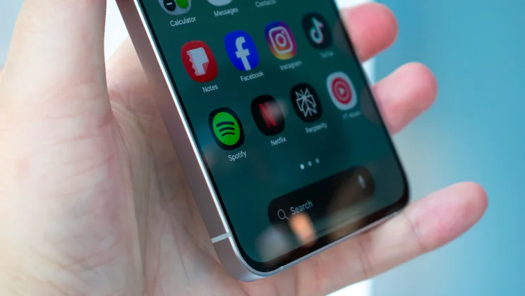 Samsung Galaxy S26 FE angled view of display and edge