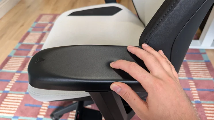 Secretlab Atlas review - close-up of armrests
