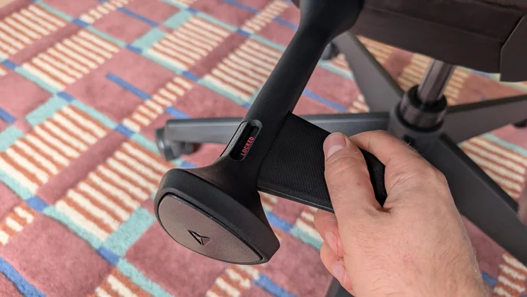 Secretlab Atlas review - close-up of seat depth and tilt lever