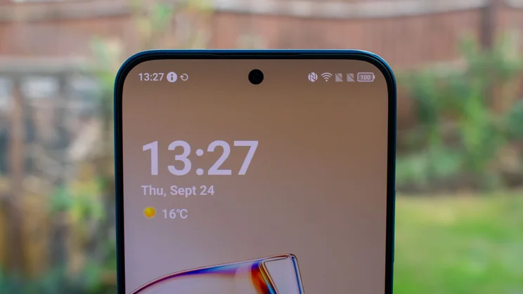 TCL P80 Ultra selfie camera