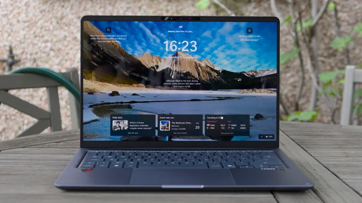 The Asus Zenbook 14 (2026) pictured from directly in front