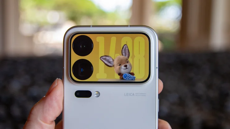 Xiaomi 18 Pro Max, rear displaying showing an animated character