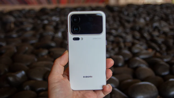 Xiaomi 18 Pro Max in hand, rear view