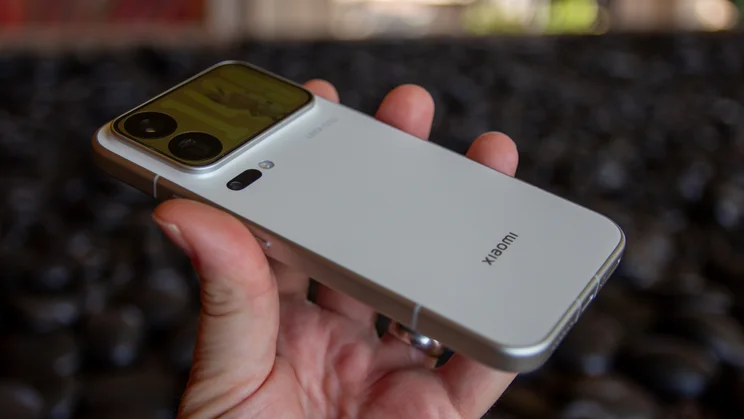 Xiaomi 18 Pro Max angled rear view, side on