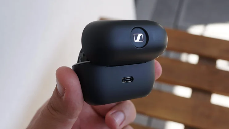Rear view of the charging case of the Sennheiser Accentum Clip clip-on earbuds