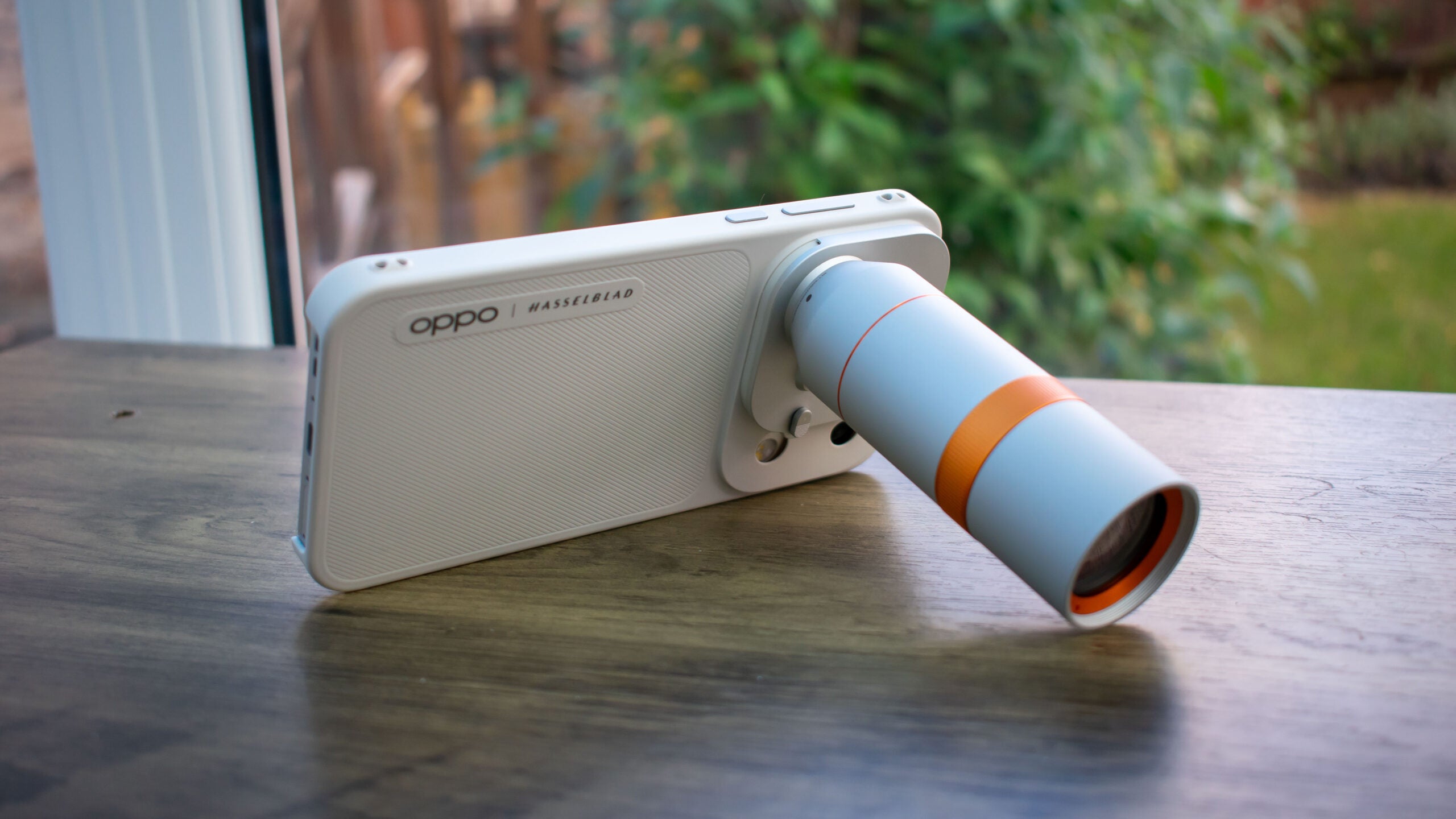 Oppo Find X10 Pro Max, photographed by Expert Reviews