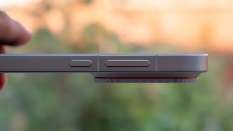 Oppo Find X10 Pro Max power and volume buttons