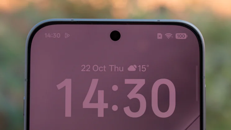 Close up of the Oppo Find X10 Pro Max's selfie camera