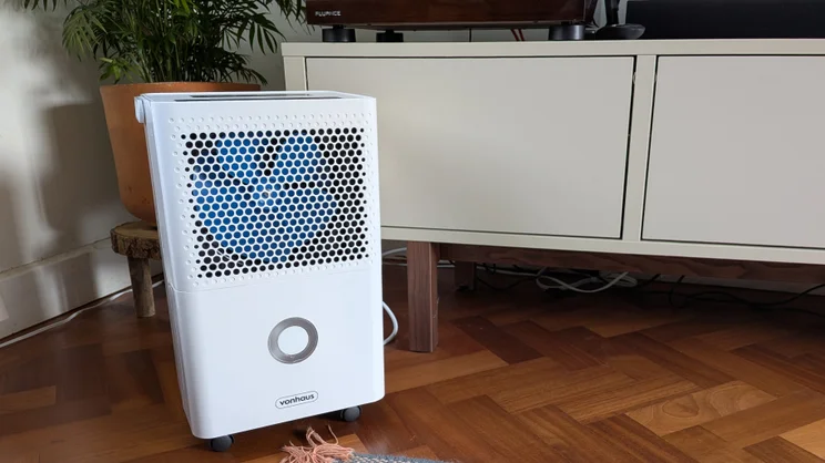 The Vonhaus 12l dehumidifier on the floor of a living room